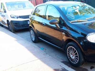 Fiat grande punto 2014, segundo dueño , full A/C
