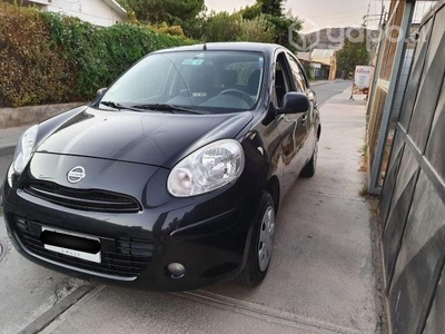 Nissan march active 1.6 Full Equipo 2015