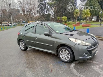 Peugeot 207 x-line 2012