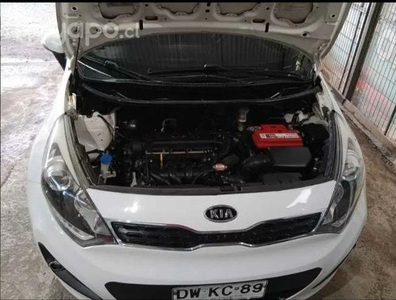 Kia rio 5 2012 top de linea