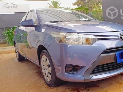 Toyota Yaris Sedan año 2015 Transmisión Manual