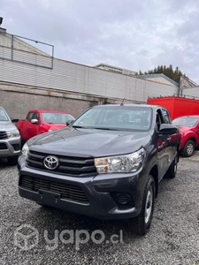 Toyota hilux 4x2 2.4 dx mt 7ab 2023