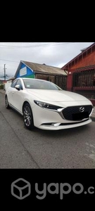 Mazda 3 versión V 2021