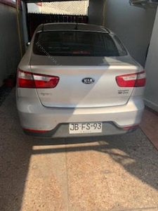 Vendo kia 4 automático