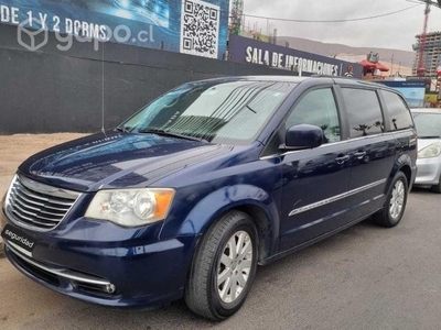 Chrysler town country 2013