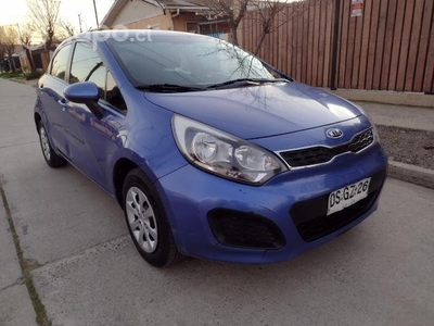 Kia Rio 5 Ex 2012 Hatchback SemiFull Economico 1.2