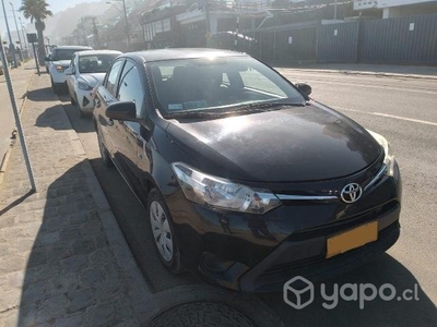 Colectivo toyota yaris 2016 impecable