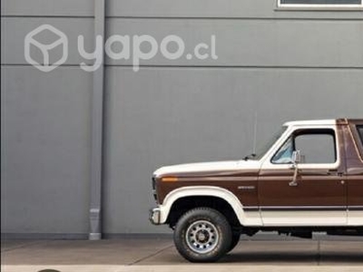 Ford Bronco 1982 o cercano