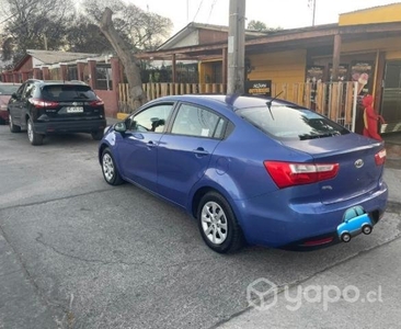 Kia Rio4 automático 1.4 2012