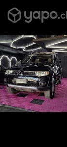 MITSUBISHI MONTERO 2012