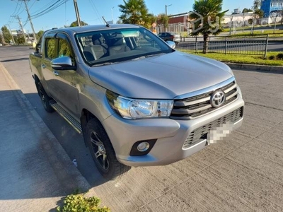 Toyota Hilux SR 2016