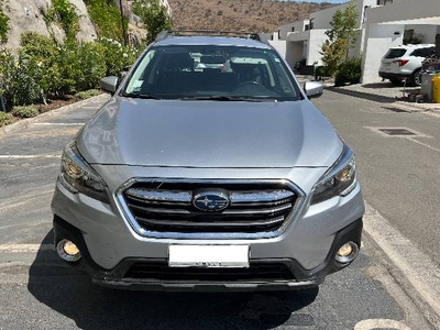 Vendo Automovil Subaru outback 2.5 XS año 2018.