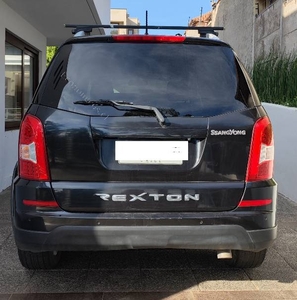 Vendo Rexton 2.0 Diesel 4x4 mecánico