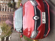 Única dueña vende Renault Symbol rojo