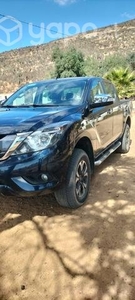 Mazda bt50 4x4 aut full diesel año 2017