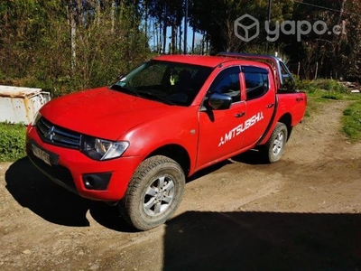 Mitsubishi L200 2015