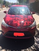 vendo Toyota Yaris AÑO 2015 FULL