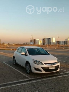 Opel Astra turbo 2015 hb Mec 6 vel