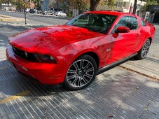 Vendo Ford Mustang GT 5.0, color rojo pasión