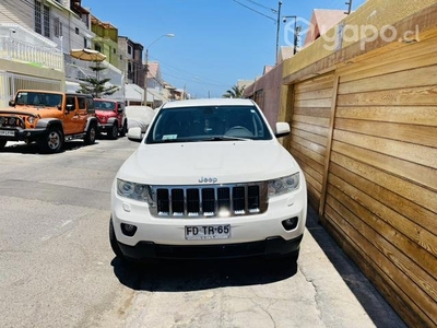 Jeep Grand Cherokee 4x2 año 2013