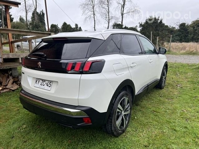 Peugeot 3008 diésel, año 2019 excelente estado