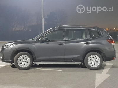 Subaru 2.0 automatico 4×4 gris oscuro