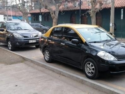 Taxi Nissan Tiida 2012