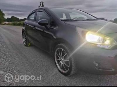 Kia motors rio 5 2012