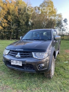 Mitsubishi L200 2015