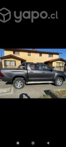 Camioneta Toyota Hilux año 2016