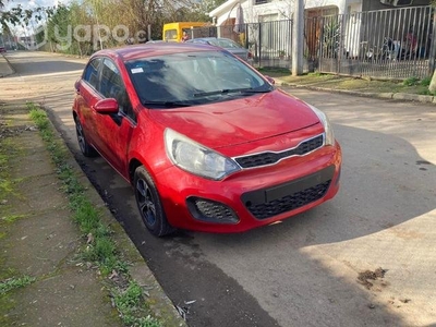 Kia rio 5 ex 2012 detalle en caja