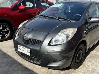 Toyota yaris 2011