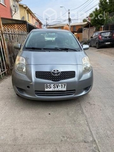 Toyota yaris 2008 2 puertas