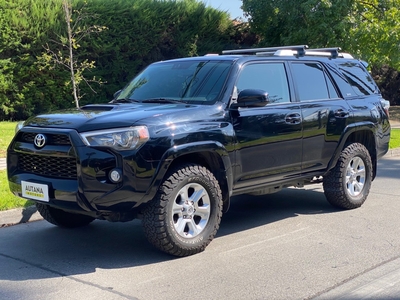 TOYOTA 4RUNNER LOOK TRD 4X2 FULL 3CORRIDAS 2014