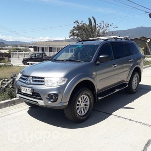 Mitsubishi montero sport 2014