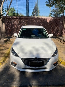 Vendo auto Mazda 3 2.0 V sedán Mecánico 2016