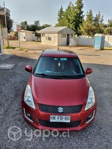 Auto buen estado Suzuki Swift 2015-71100km