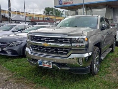 Chevrolet silverado 2018 4x4 ltz full