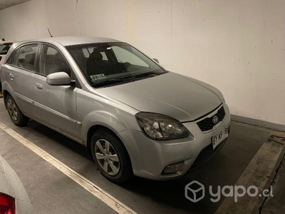 Kia Rio JB 1.4 año 2010