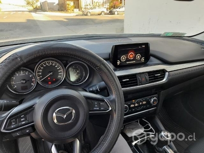 Mazda 6 solo por renovacion