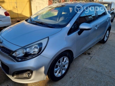 Kia rio 5 2014