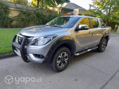 Mazda bt50 2,2 tope de línea