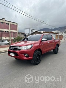 Toyota Hilux SR 2018 4x4