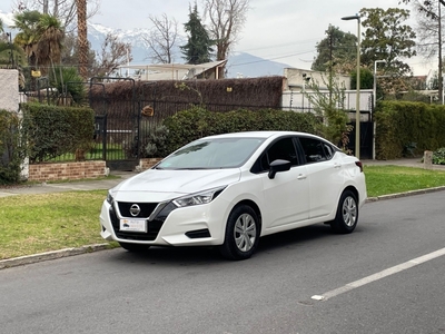 Nissan Versa 1.6 Mt 4x2 2022 Usado en Las Condes