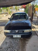 VENTA DE NISSAN V16 AÑO 98, NEGRO