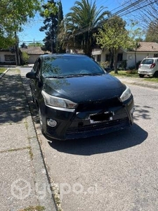 Vendo Toyota Yaris Sport 2015