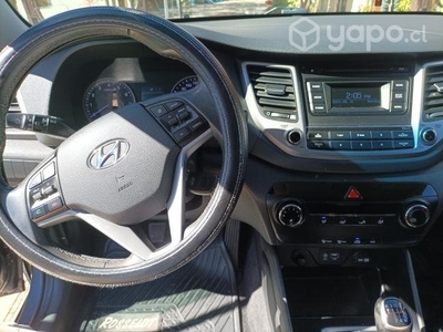 Hyundai Tucson GL advance 2.0 año 2016 c
