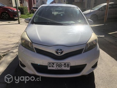 Toyota yaris 2012