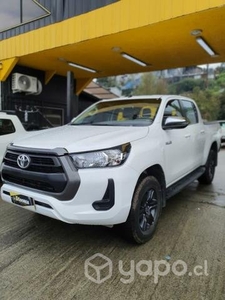 Toyota hilux sr 4x4 2.8 2022