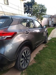 Nissan kicks. Por renovación